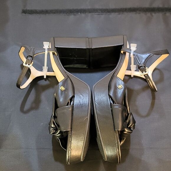 BRAND NEW BANDOLINO BLOCK HEEL ADJUSTABLE BUCKLE ANKLE STRAP SANDAL - Picture 11 of 16